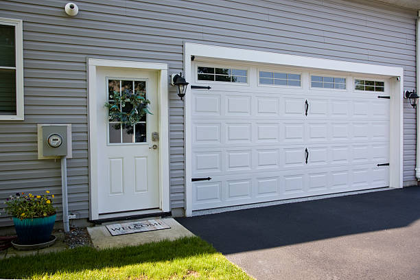 24/7 Emergency Garage Door Panel Replacement experts in Jennings County County, IN